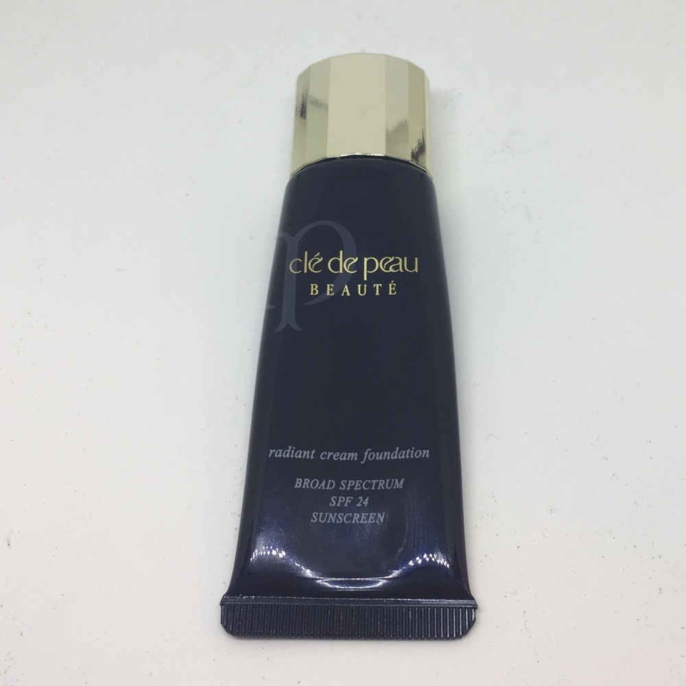 Cle De Peau Radiant Cream Foundation spf24, BF20